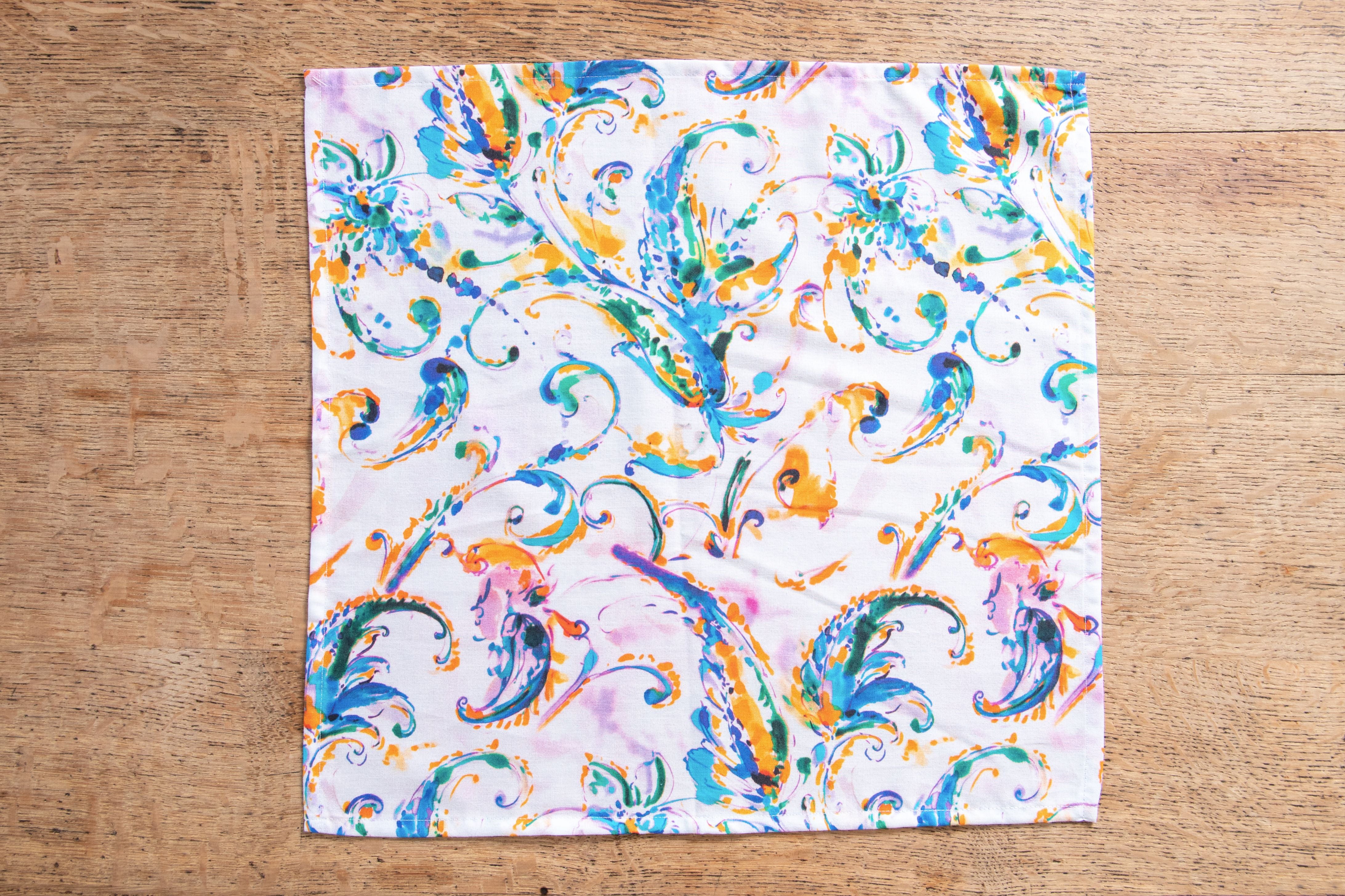 Set di 6 tovaglioli da tavola in stoffa 45 x 45 CM 100% cotone stampa digitale dai colori vivi ed intensi lavabili in lavatrice made in Italy PAISLEY ACQUAMARINA