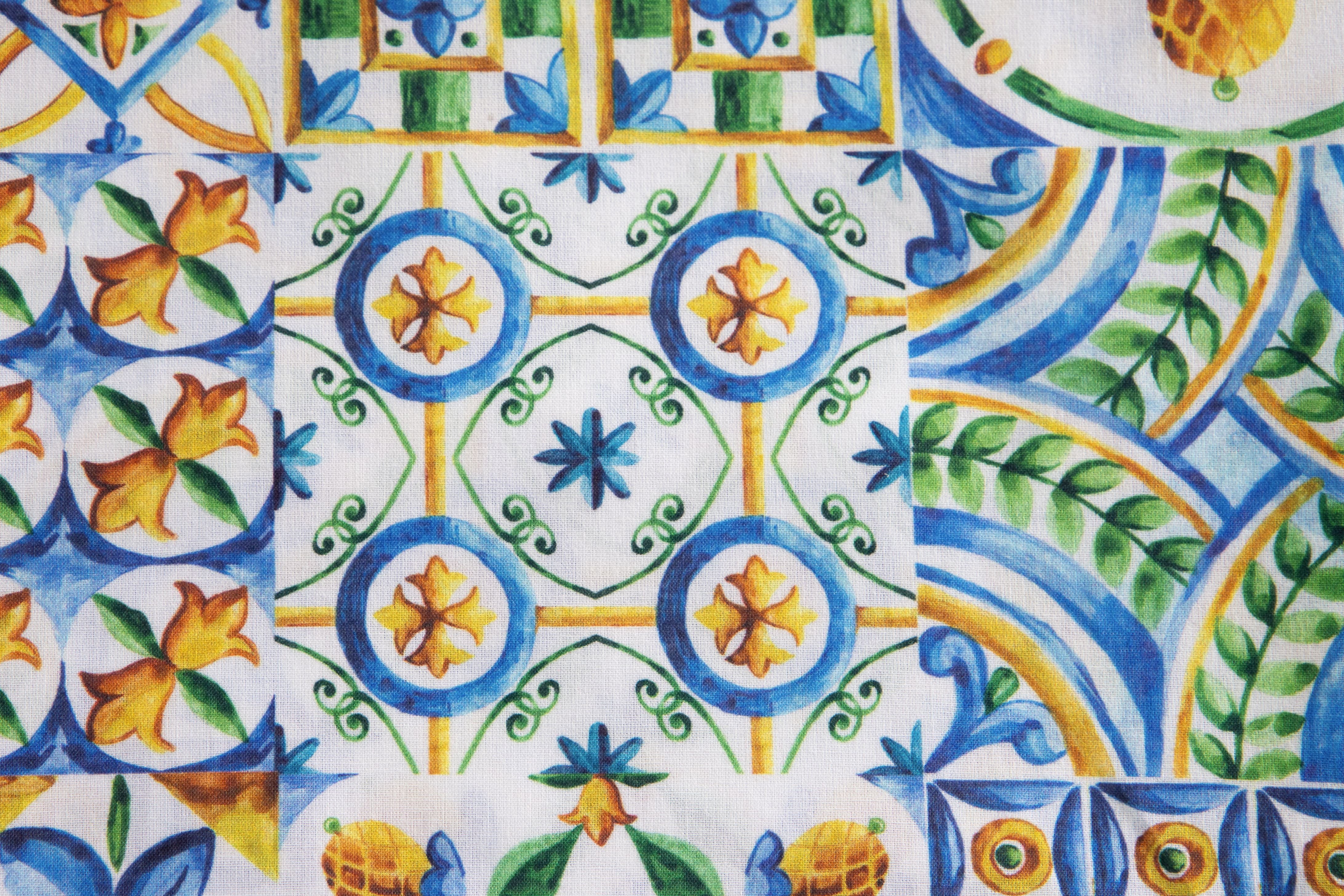 Set di 6 tovaglioli da tavola in stoffa 45 x 45 CM 100% cotone stampa digitale dai colori vivi ed intensi lavabili in lavatrice made in Italy MAIOLICHE SICILIANE