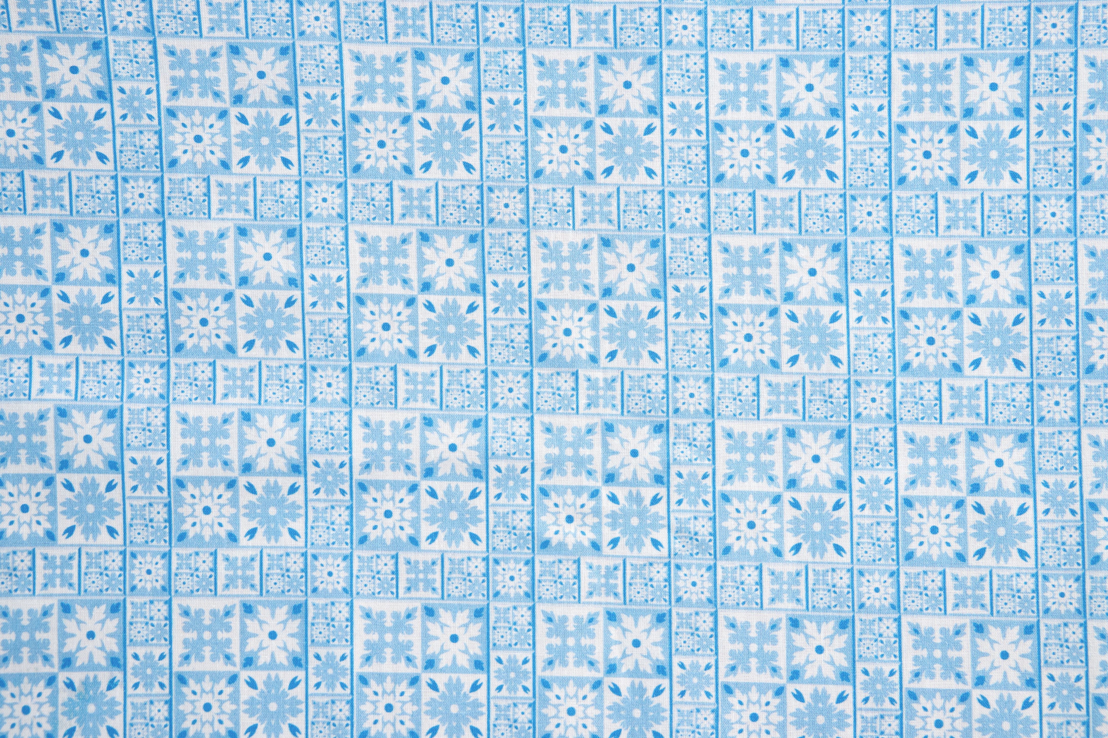 Set di 6 tovaglioli da tavola in stoffa 45 x 45 CM 100% cotone stampa digitale dai colori vivi ed intensi lavabili in lavatrice made in Italy MAIOLICHE QUADRETTI BLU